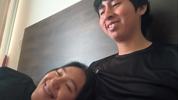 Mi amiga cristiana de 18 años me chupa la polla TODO el dia, su novio piensa que esta en clases de la universidad