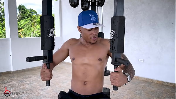 Personal trainer gives his student a BBC at the gym – Brandon Cruz and Lia Tovar